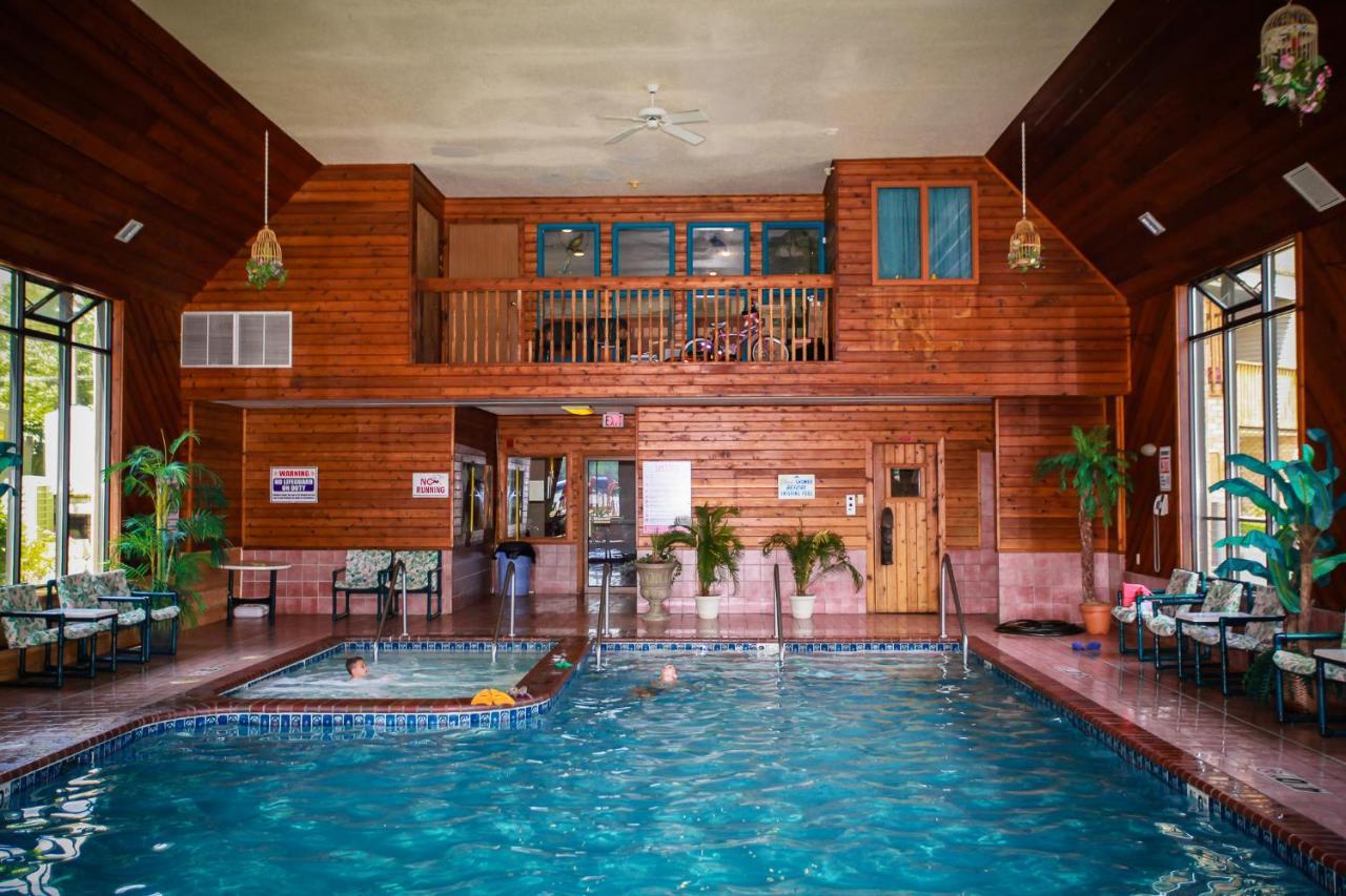 Aloha Beach Resort วิสคอนซินเดลส์ ภายนอก รูปภาพ