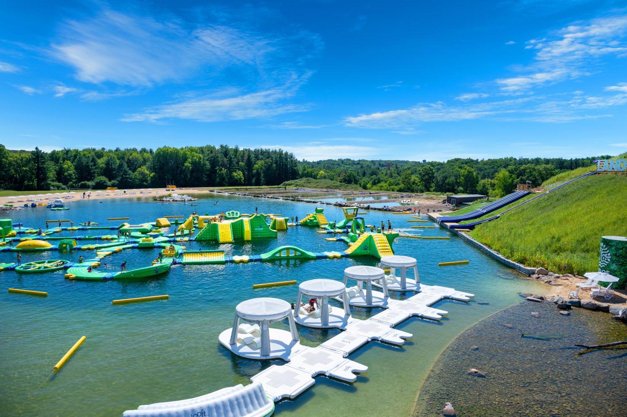 Aloha Beach Resort วิสคอนซินเดลส์ ภายนอก รูปภาพ
